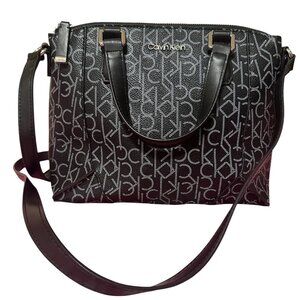 Calvin Klein Crossbody Bag in Black